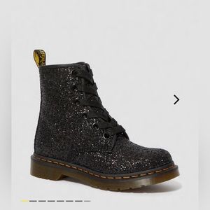 NWOT 1460 Black Chunky Glitter Lace Up Boots